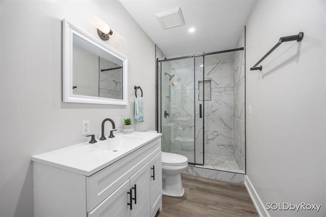 Builiding view twenty one for 372 60Th, Grand Rapids, MI. 49548