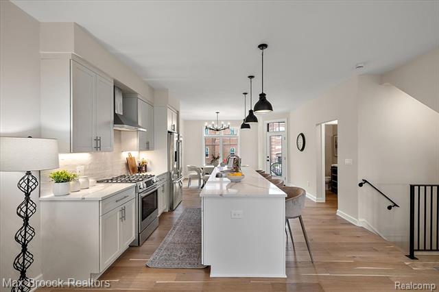 Builiding view eight for 382 Notre Dame, Grosse Pointe, MI. 48230
