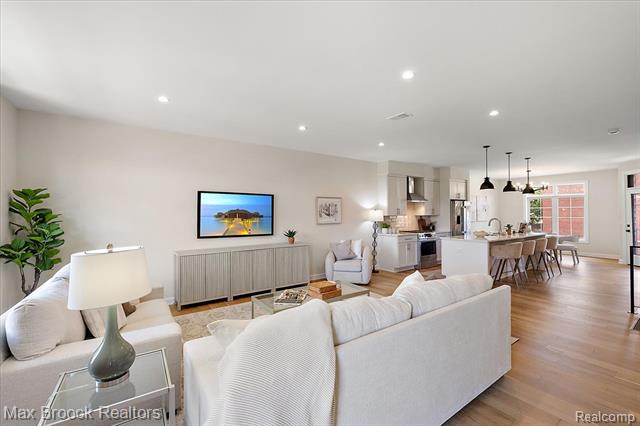Builiding view nineteen for 382 Notre Dame, Grosse Pointe, MI. 48230