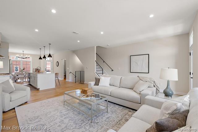 Builiding view twenty for 382 Notre Dame, Grosse Pointe, MI. 48230