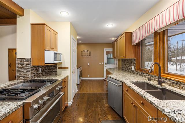 Builiding view ten for 3343 Springbrook, Grand Rapids, MI. 49544