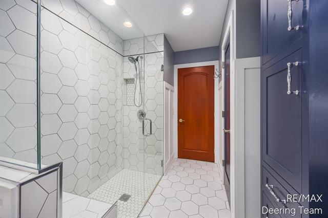 Builiding view twenty for 3343 Springbrook, Grand Rapids, MI. 49544