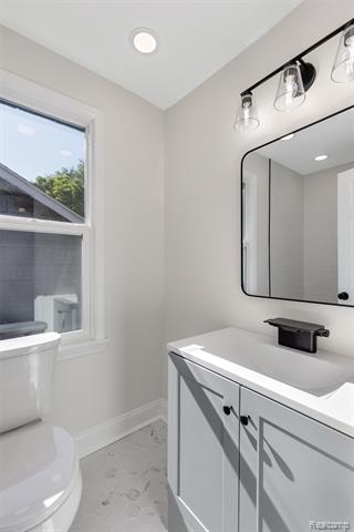 Builiding view nineteen for 13361 Maiden, Detroit, MI. 48213