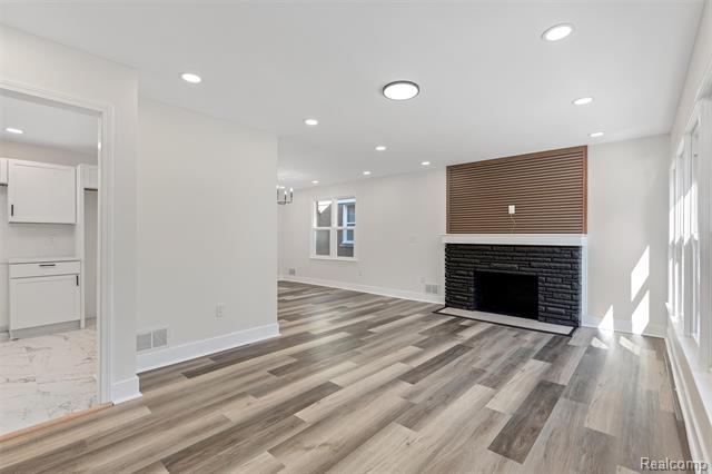 Builiding view one for 13361 Maiden, Detroit, MI. 48213