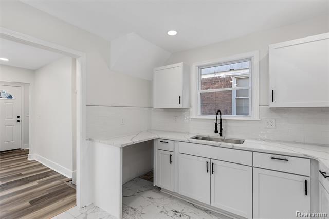 Builiding view twelve for 13361 Maiden, Detroit, MI. 48213