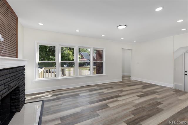 Builiding view two for 13361 Maiden, Detroit, MI. 48213