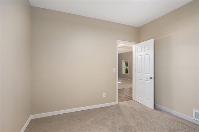 Builiding view fifteen for 3192 Michigan, Battle Creek, MI. 49037