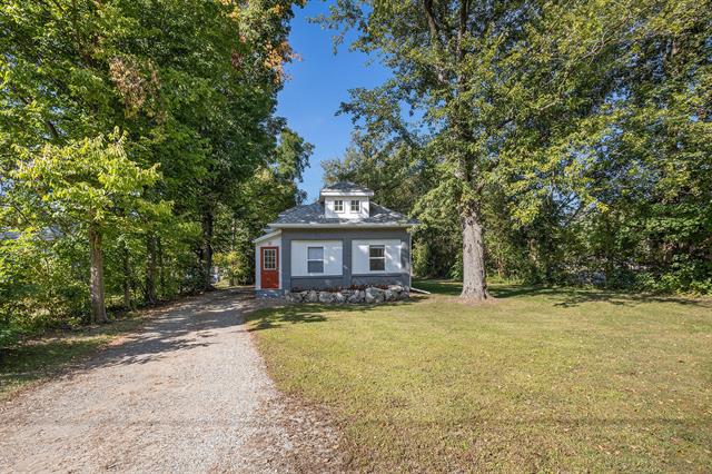 Builiding view one for 3192 Michigan, Battle Creek, MI. 49037