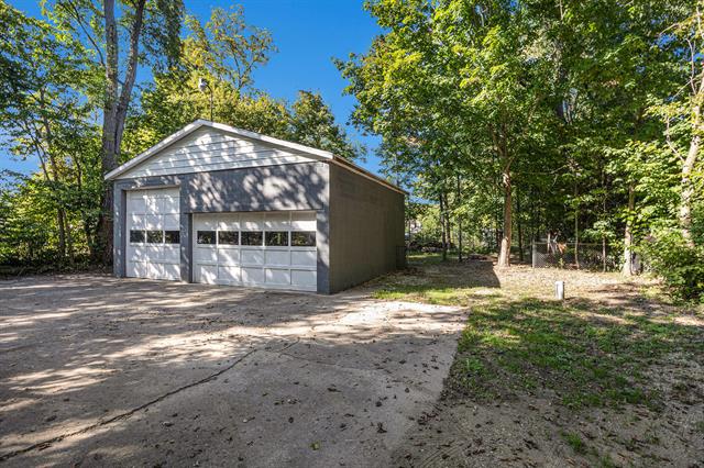 Builiding view seventeen for 3192 Michigan, Battle Creek, MI. 49037