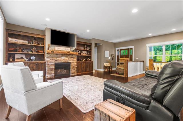 Builiding view eight for 5327 128Th Ave, Fennville, MI. 49408