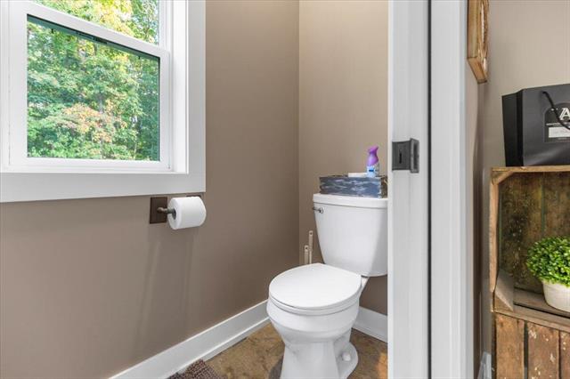 Builiding view fifteen for 5327 128Th Ave, Fennville, MI. 49408