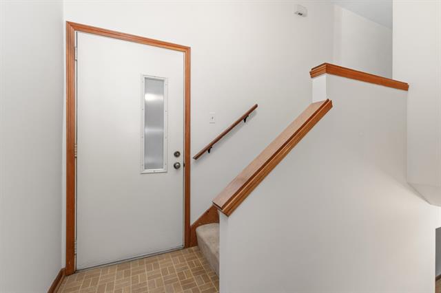 Builiding view eleven for 4683 Rockvalley, Grand Rapids, MI. 49525