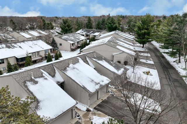 Builiding view five for 4683 Rockvalley, Grand Rapids, MI. 49525