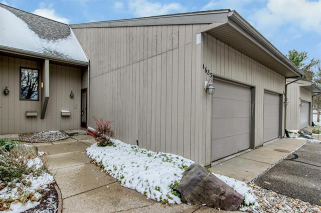 Builiding view one for 4683 Rockvalley, Grand Rapids, MI. 49525