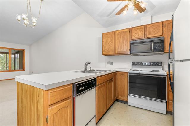 Builiding view thirteen for 4683 Rockvalley, Grand Rapids, MI. 49525