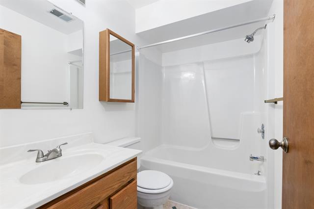 Builiding view twenty four for 4683 Rockvalley, Grand Rapids, MI. 49525