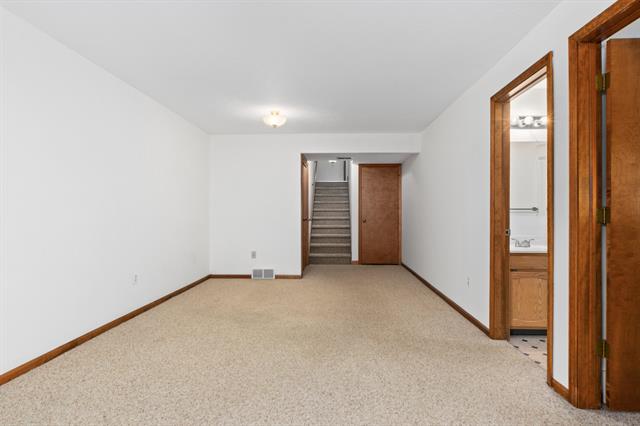 Builiding view twenty seven for 4683 Rockvalley, Grand Rapids, MI. 49525