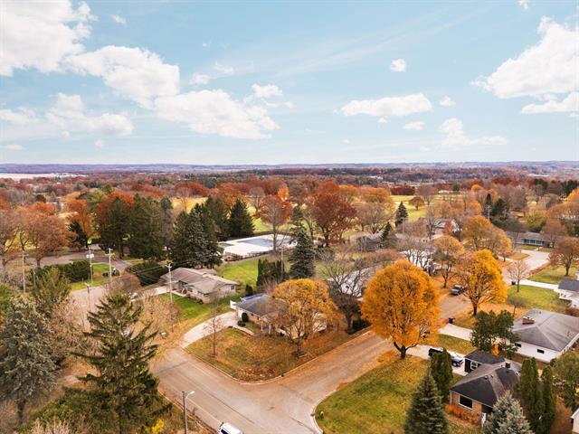 Builiding view forty one for 109 Boughey, Traverse City, MI. 49684