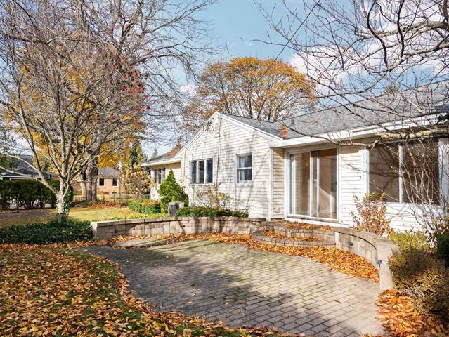 Builiding view forty for 109 Boughey, Traverse City, MI. 49684