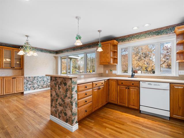 Builiding view thirteen for 109 Boughey, Traverse City, MI. 49684