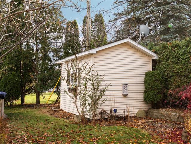 Builiding view thirty eight for 109 Boughey, Traverse City, MI. 49684