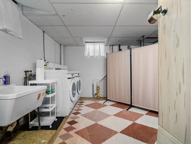 Builiding view thirty two for 109 Boughey, Traverse City, MI. 49684