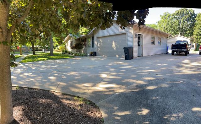 front view for 3710 Moorland Drive, Midland, Mi. 48640