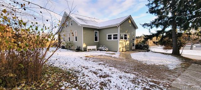 Builiding view twenty five for 5025 Hickory Ridge, Highland, MI. 48357