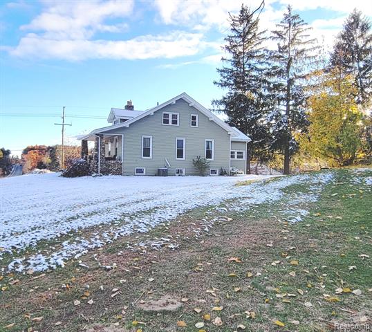 Builiding view twenty four for 5025 Hickory Ridge, Highland, MI. 48357