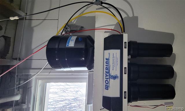 Builiding view twenty one for 5025 Hickory Ridge, Highland, MI. 48357