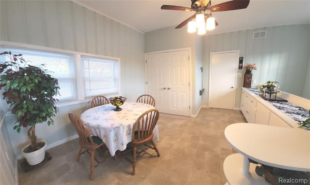 Builiding view two for 5025 Hickory Ridge, Highland, MI. 48357