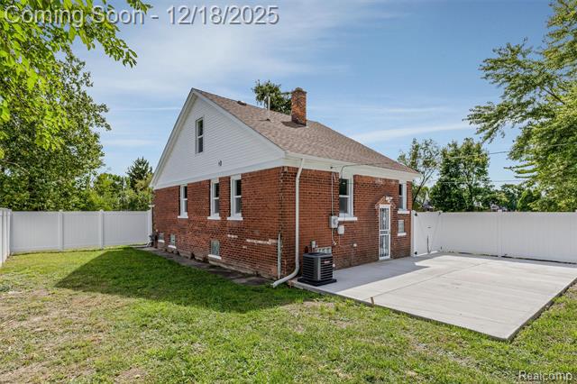 Builiding view twenty seven for 13311 Hampshire, Detroit, MI. 48213