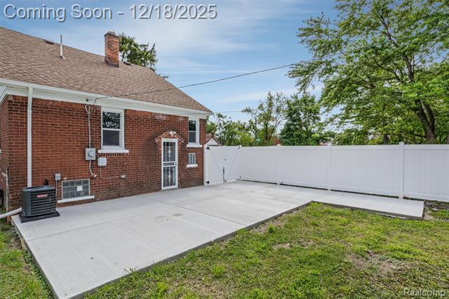 Builiding view twenty six for 13311 Hampshire, Detroit, MI. 48213