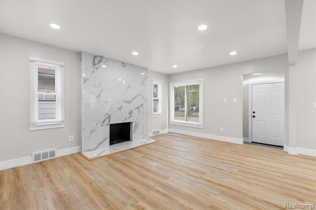 Builiding view eight for 11465 Minden, Detroit, MI. 48205