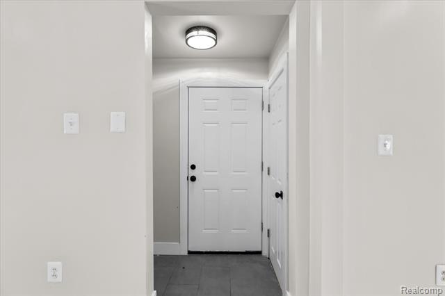 Builiding view four for 11465 Minden, Detroit, MI. 48205