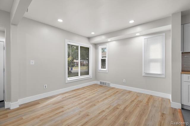 Builiding view nine for 11465 Minden, Detroit, MI. 48205