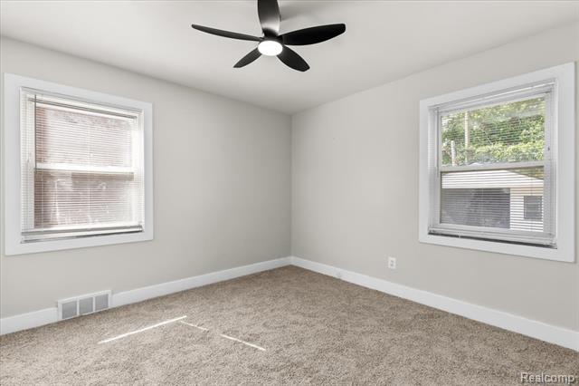 Builiding view nineteen for 11465 Minden, Detroit, MI. 48205