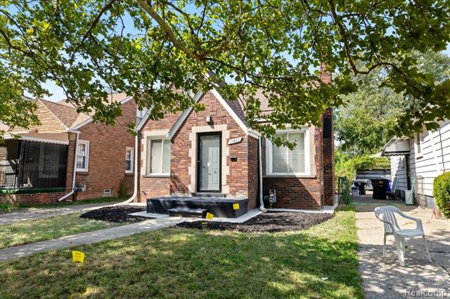 Builiding view one for 11465 Minden, Detroit, MI. 48205