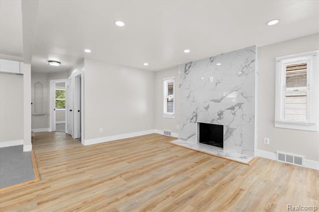 Builiding view six for 11465 Minden, Detroit, MI. 48205