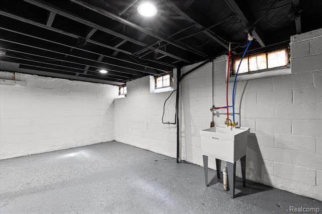 Builiding view twenty six for 11465 Minden, Detroit, MI. 48205