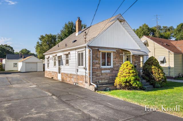 front view for 32 Oneida Street Sw, Grand Rapids, Mi. 49548