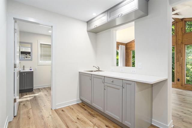 Builiding view fifteen for 2530 Westbrook, Grand Rapids, MI. 49504