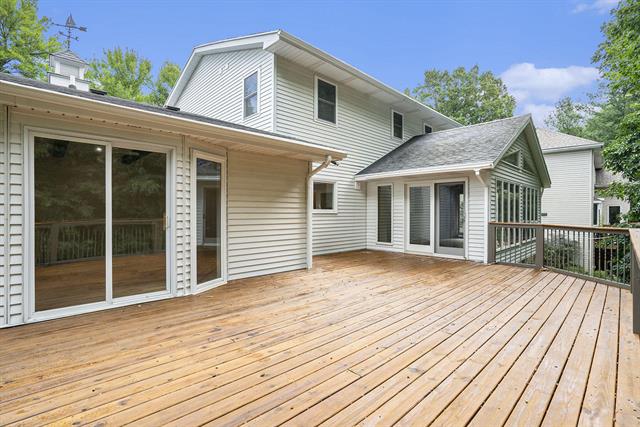 Builiding view thirty four for 2530 Westbrook, Grand Rapids, MI. 49504