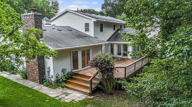 Builiding view thirty nine for 2530 Westbrook, Grand Rapids, MI. 49504