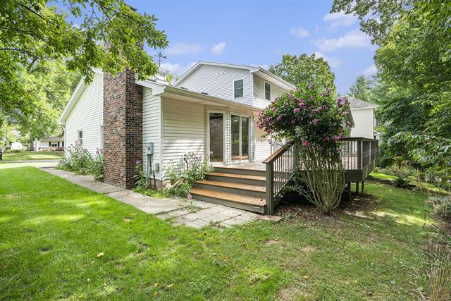 Builiding view thirty one for 2530 Westbrook, Grand Rapids, MI. 49504