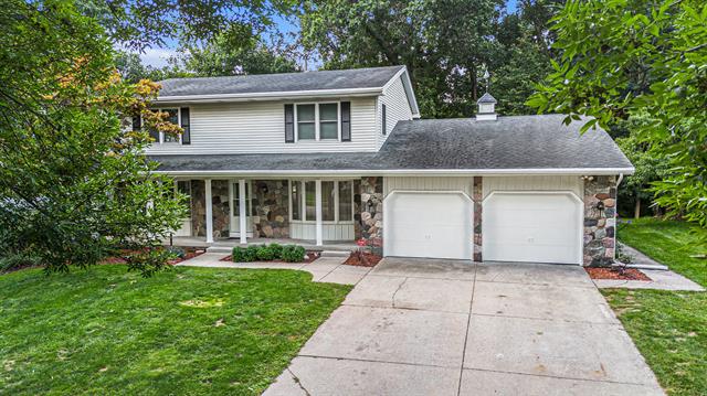 Builiding view thirty seven for 2530 Westbrook, Grand Rapids, MI. 49504