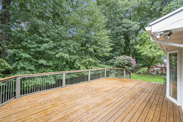 Builiding view thirty three for 2530 Westbrook, Grand Rapids, MI. 49504