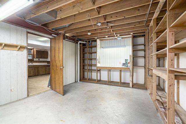 Builiding view twenty five for 2530 Westbrook, Grand Rapids, MI. 49504