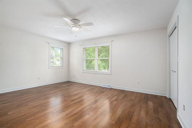 Builiding view twenty one for 2530 Westbrook, Grand Rapids, MI. 49504