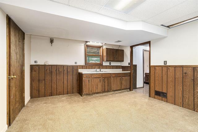 Builiding view twenty six for 2530 Westbrook, Grand Rapids, MI. 49504